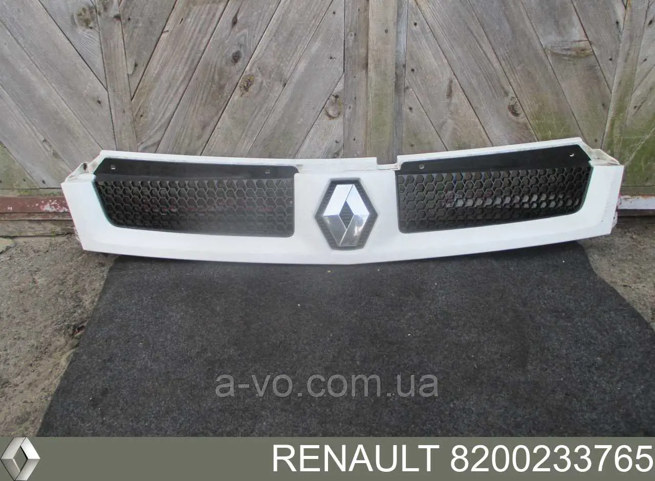 Купити 7701057086 Renault (RVI) Захисна решітка радіатора