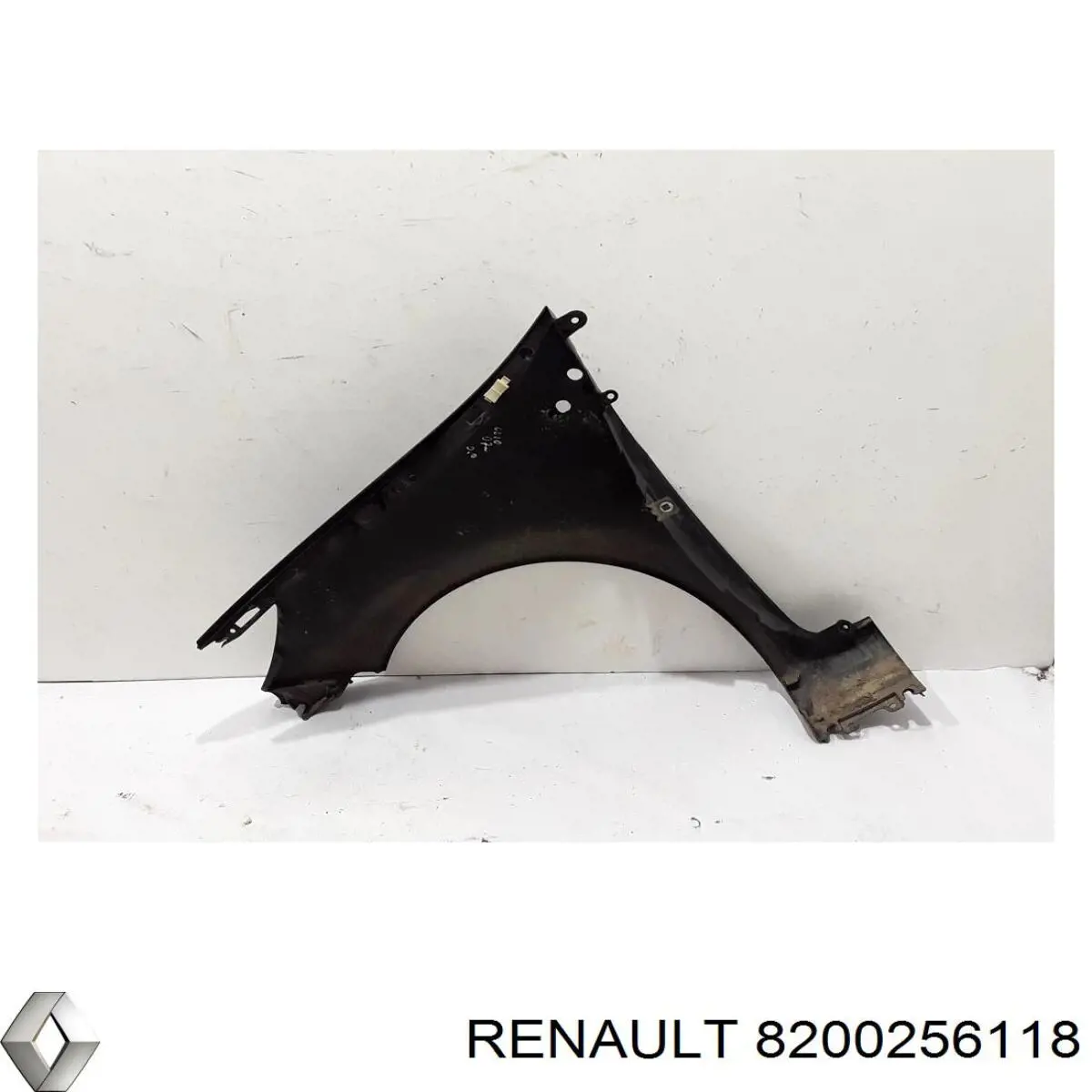 Купити 8200256118 Renault (RVI) Крила