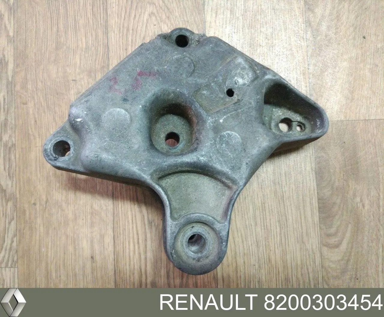 Кришка масляного піддону Renault (RVI) 8200303454 ціна, від 126.69 USD