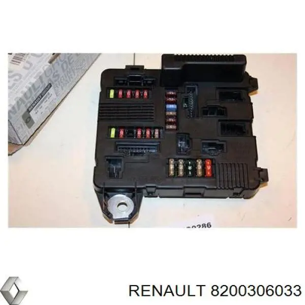 Купити 8200306033 Renault (RVI) Корпус запобіжників