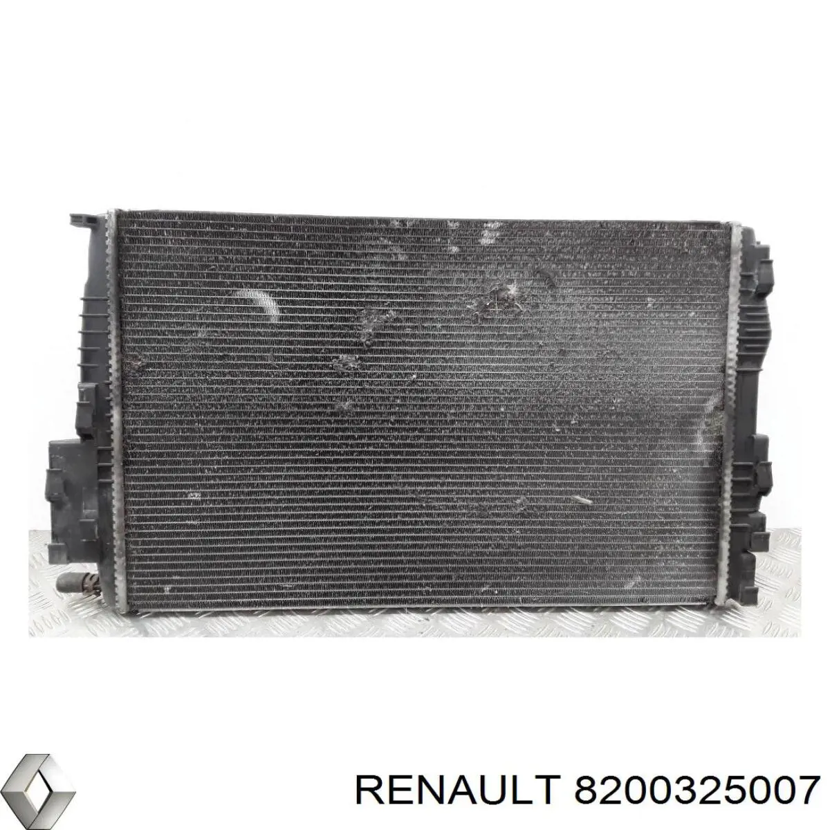 Купити 8200325007 Renault (RVI) Радіатор двигуна