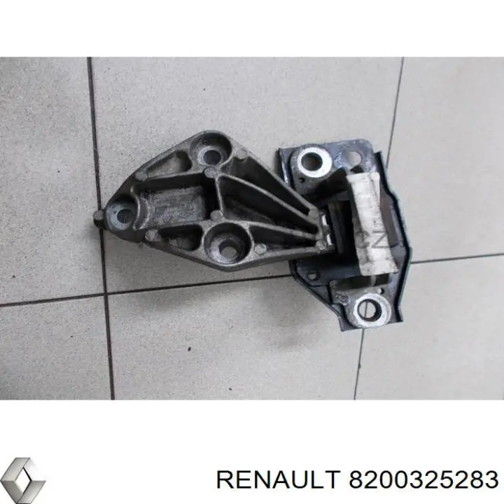8200325283 Renault (RVI) Права подушка мотора