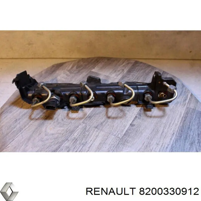 Купити 8200330912 Renault (RVI) Розподільник палива