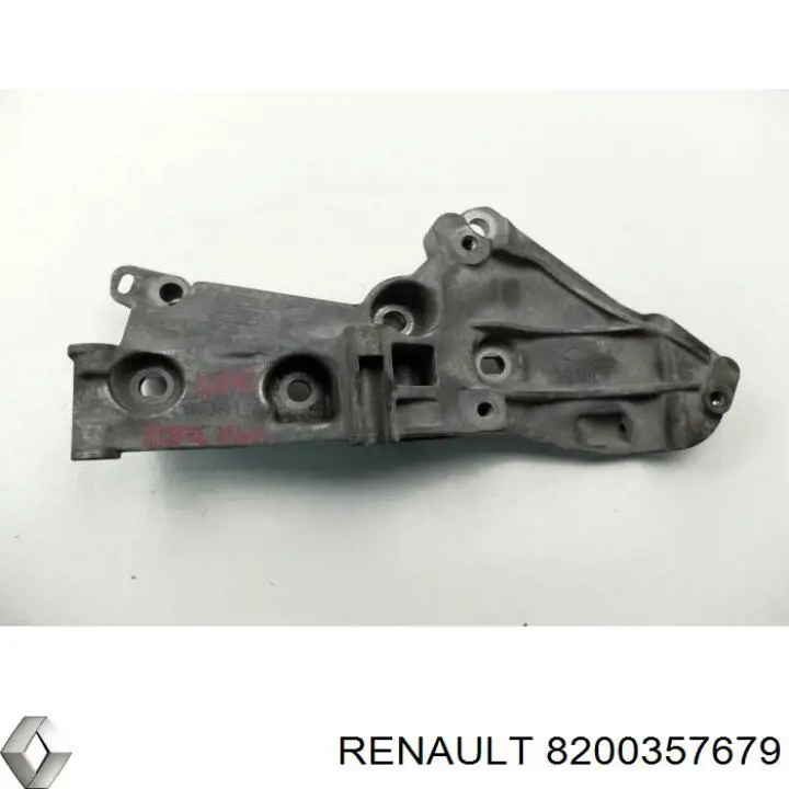8200357679 Renault (RVI) Кронштейн кріплення генератора