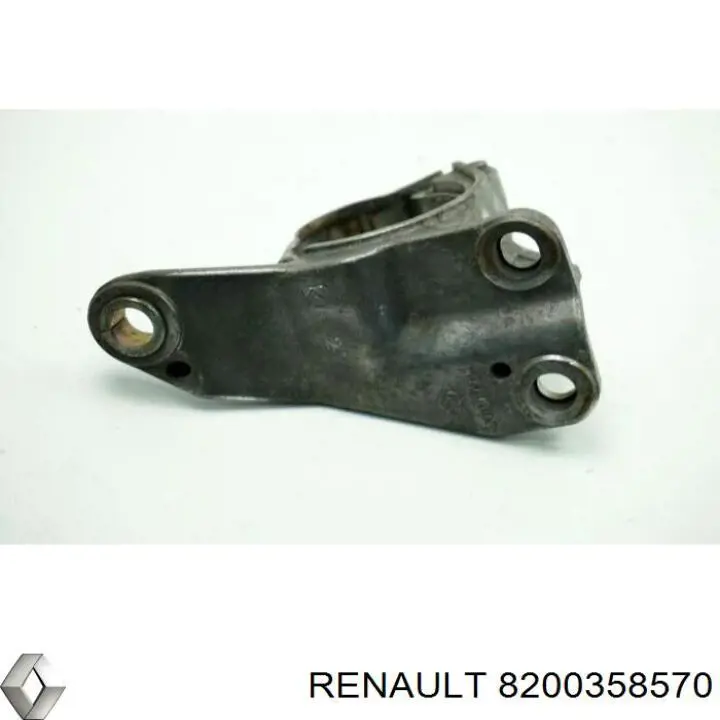 Купити 8200358570 Renault (RVI) Опора підвісного підшипника передньої піввісі