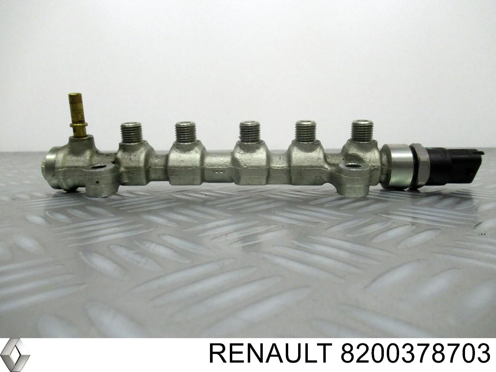 Рампа форсунок системи упорскування палива Renault (RVI) 8200378703 ціна, від 23.84 USD