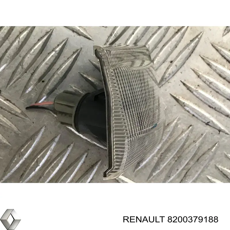 Поворотник лівий Renault (RVI) 8200379188 ціна, від 3.80 USD