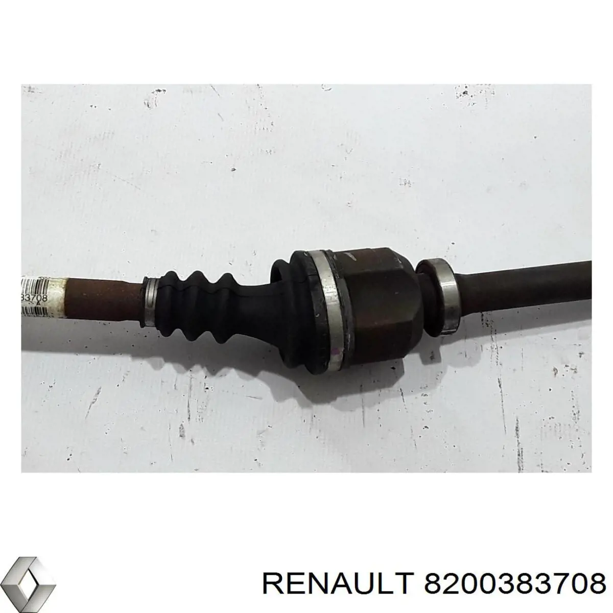 Піввісь (привід) передня, права 8200776962 Renault (RVI)