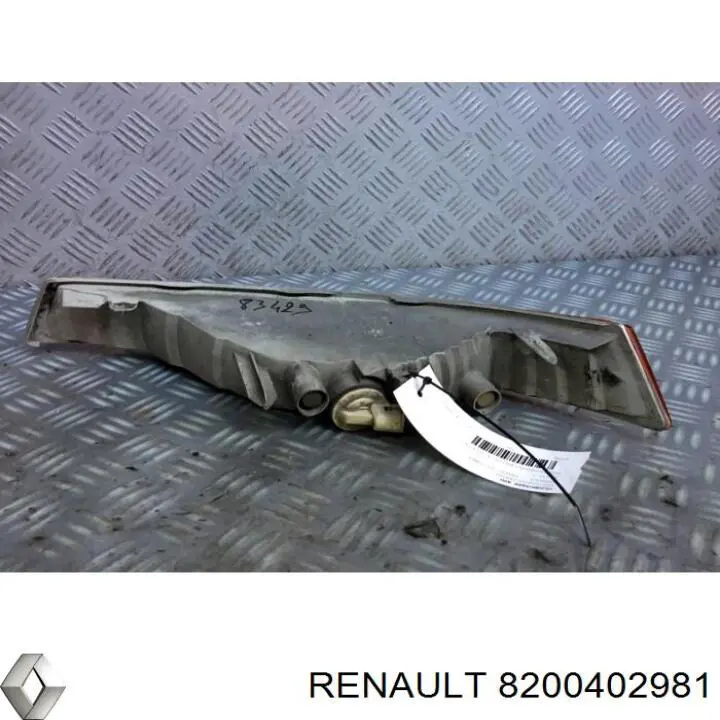 Купити 8200402981 Renault (RVI) Вказівник повороту правий