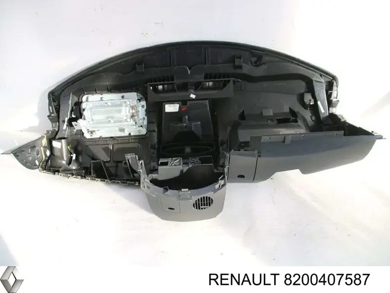 Купити 8200407587 Renault (RVI) Приладова панель