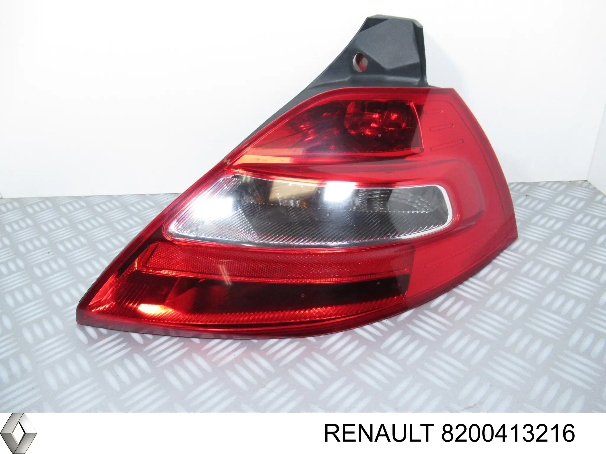 Задні ліхтарі Renault (RVI) 8200413216 ціна, від 72.48 USD