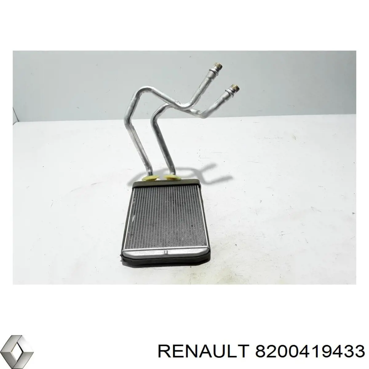 Купити 8200419433 Renault (RVI) Обшивка стійки кузова внутрішня, передня права