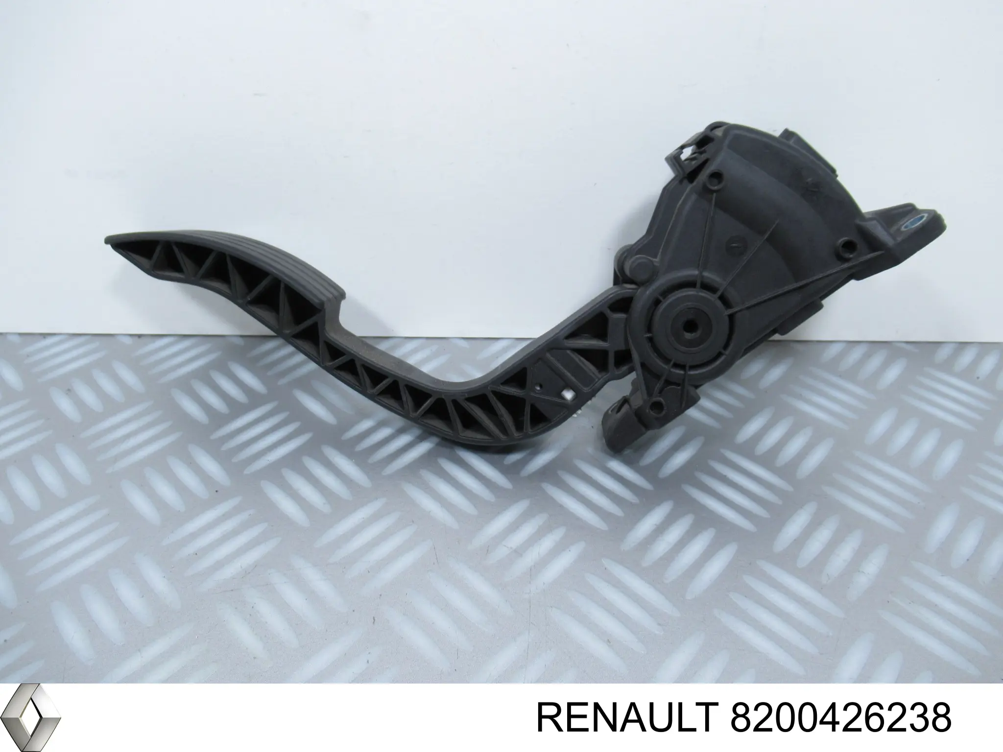 Підаль газу Renault (RVI) 8200426238 ціна, від  USD
