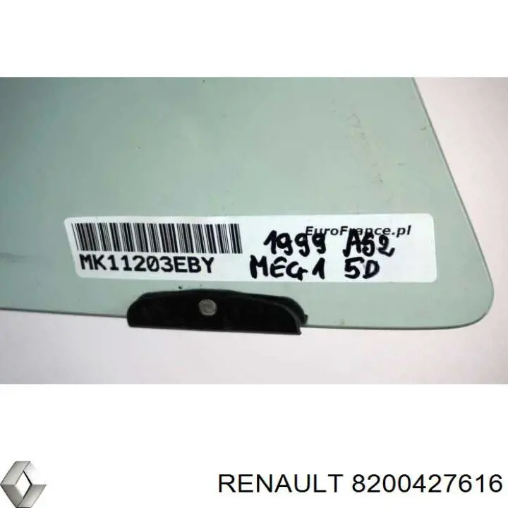 Скло передніх дверей, правою 8200427616 Renault (RVI)