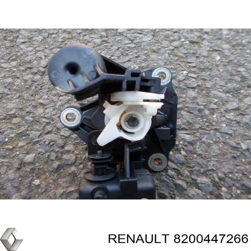 Кнопка приводу замка 3/5 дверей (ляди) / кришки багажника Renault (RVI) 8200447266 ціна, від 59.54 USD
