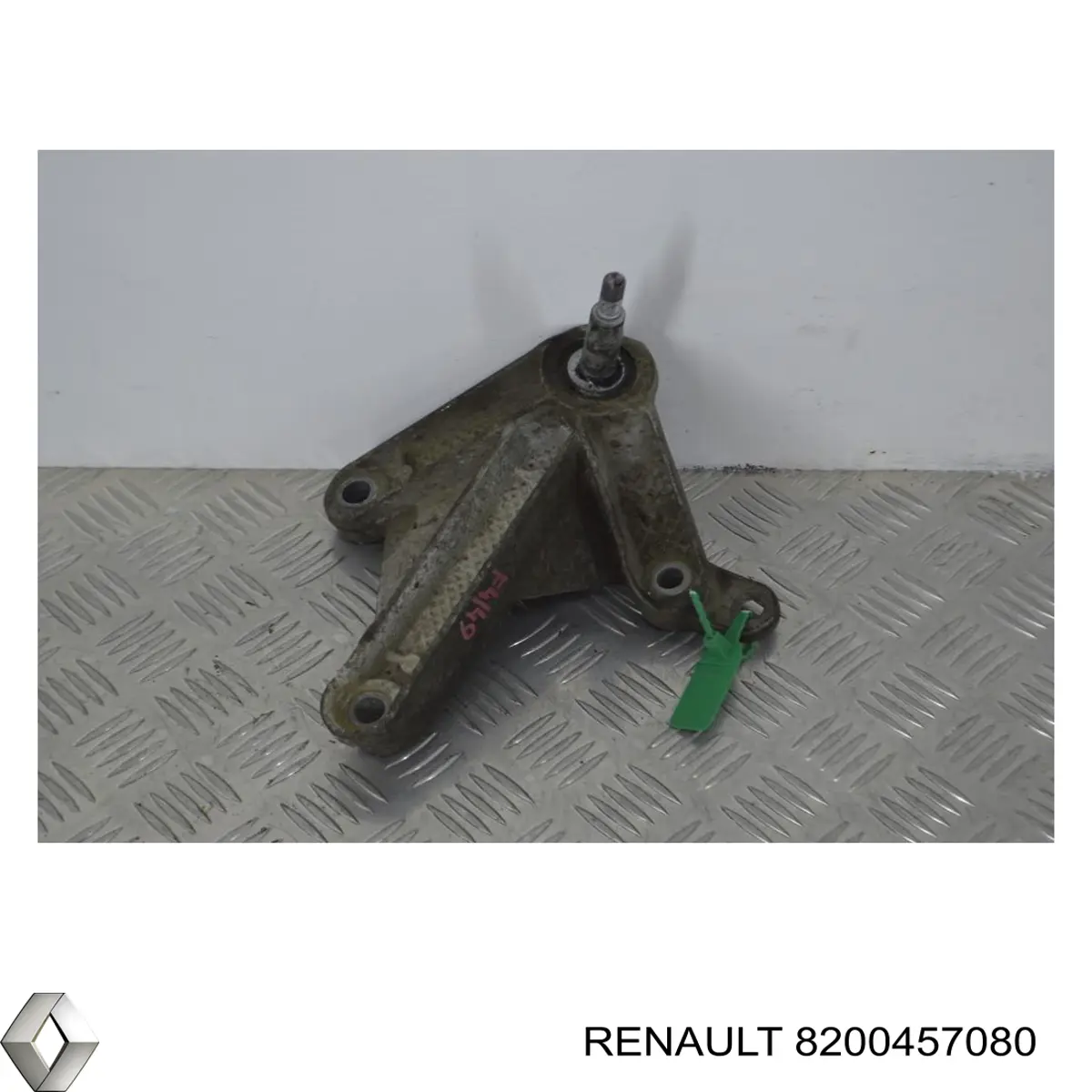 Кронштейн подушки КПП, лівий 8200457080 Renault (RVI)