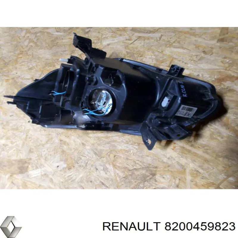 Купити 8200459823 Renault (RVI) Права блок фара