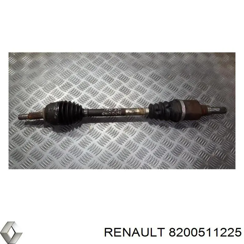 Піввісь (привід) передня, права 8200511225 Renault (RVI)