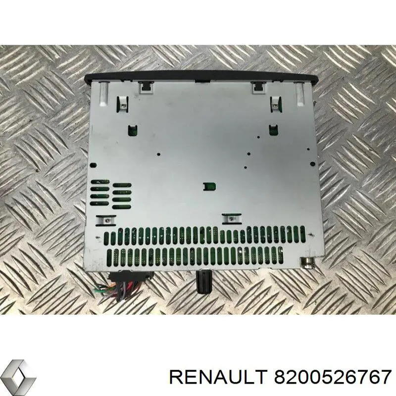 8200526767 Renault (RVI) Магнітола (радіо AM/FM)