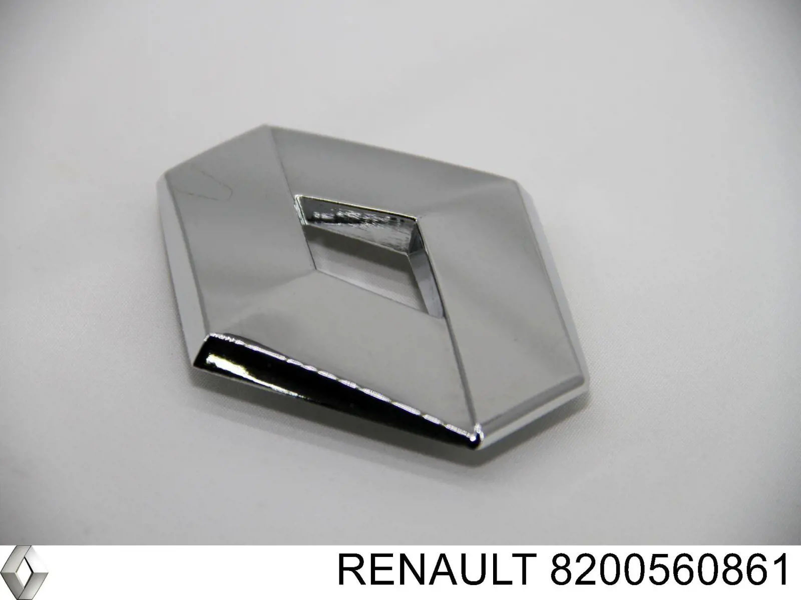 Емблема кришки багажника, фірмовий значок Renault Clio 2 (SB0) (Рено Кліо)