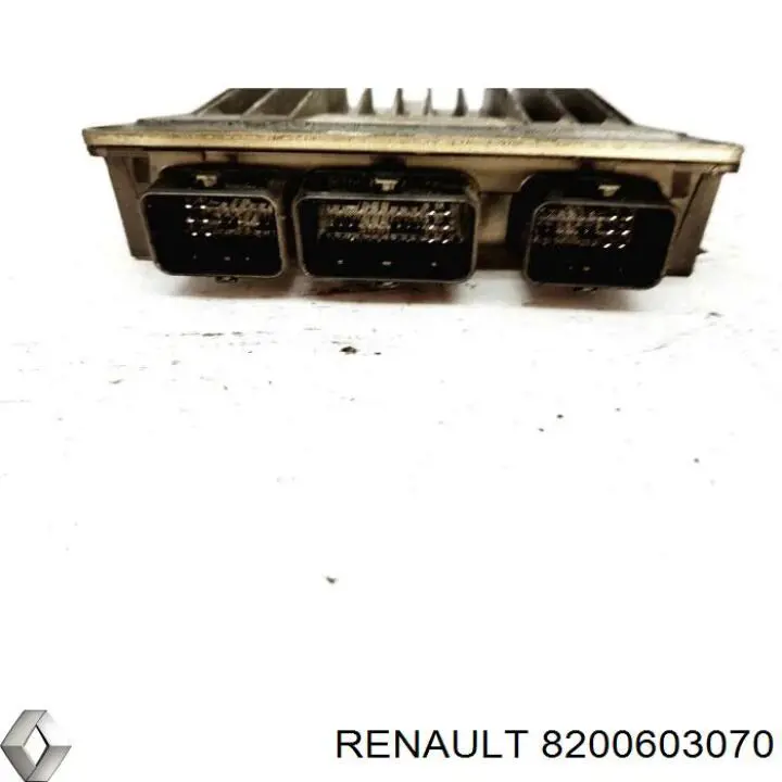 Електронний блок керування двигуном 8200603070 Renault (RVI)