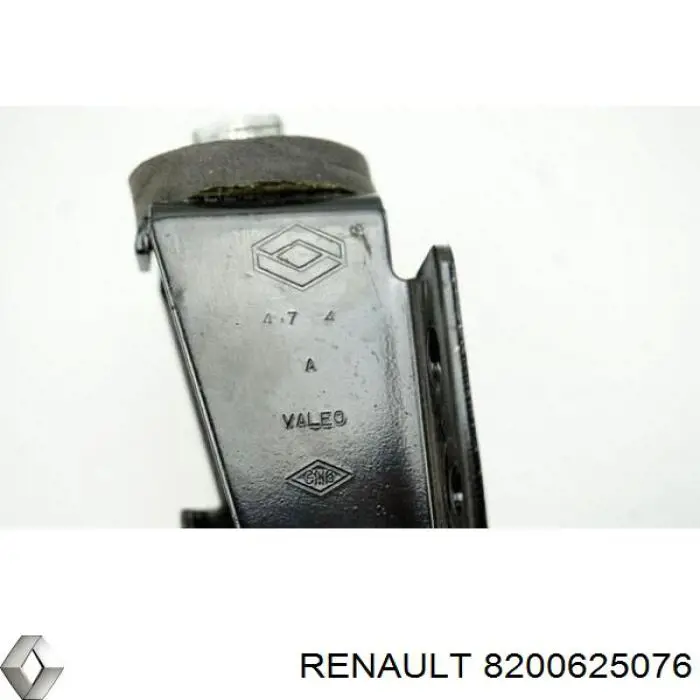 Купити 8200625076 Renault (RVI) Крюк кріплення запасного колеса