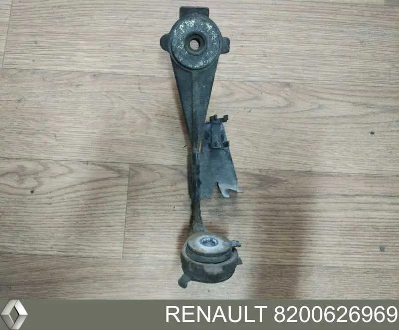Купити 8200626969 Renault (RVI) Розтяжка переднього нижнього важеля, ліва