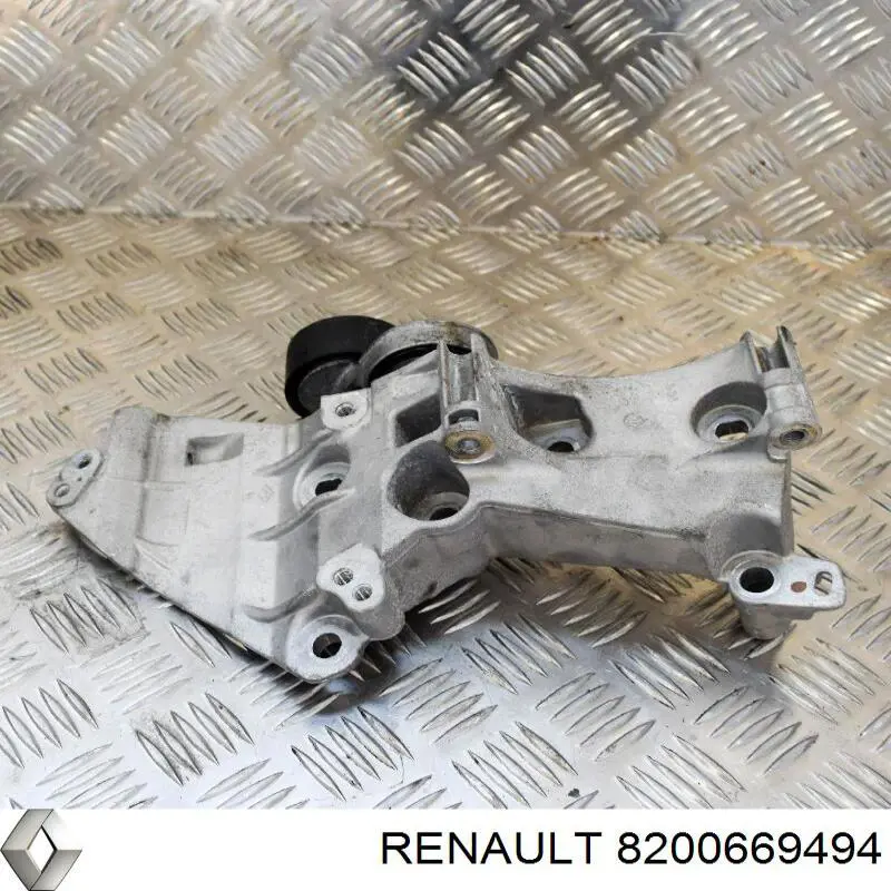 8200669494 Renault (RVI) Кронштейн кріплення генератора