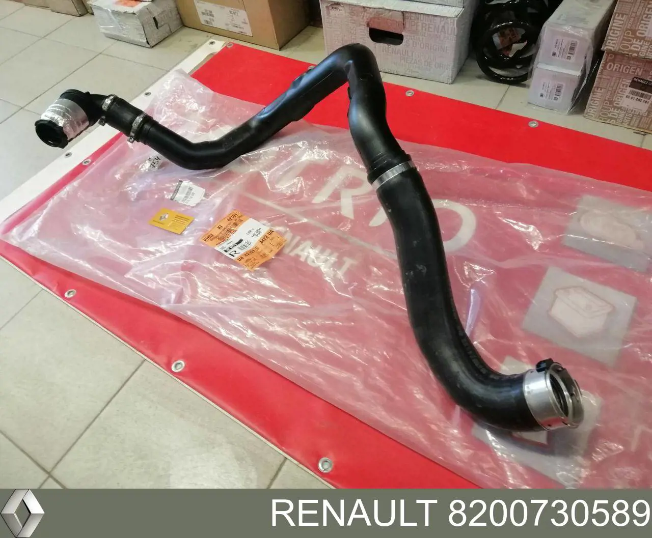 Купити 8200730589 Renault (RVI) Шланг/патрубок интеркуллера
