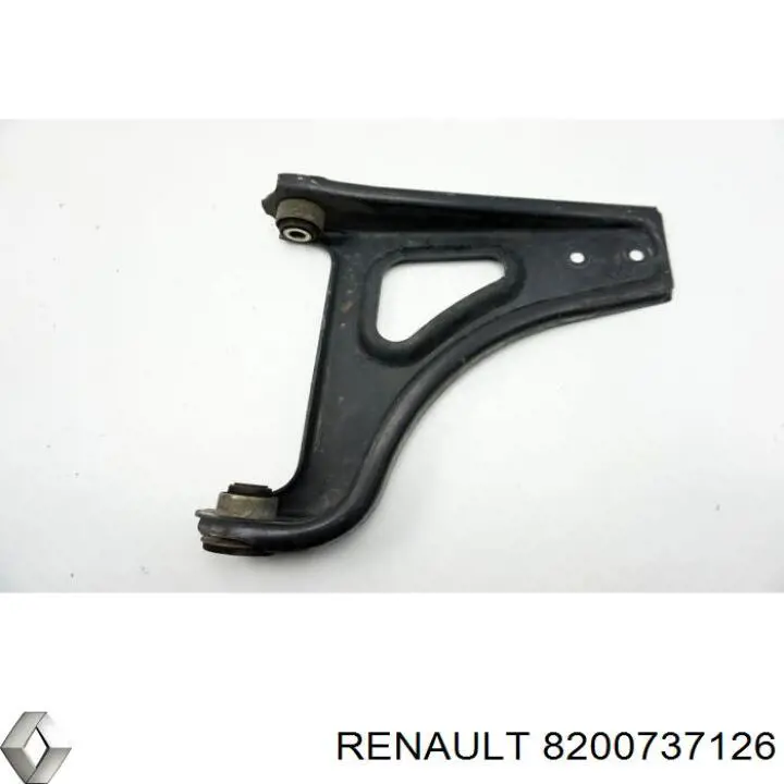 Важіль передньої підвіски нижній, правий 8200737126 Renault (RVI)