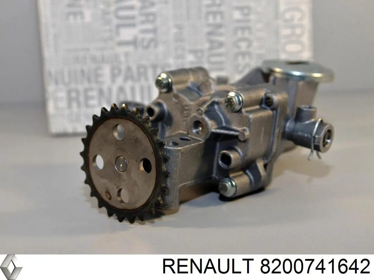 Купити 8200741642 Renault (RVI) Насос маслозакачуючий
