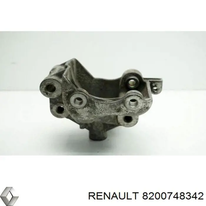Купити 8200748342 Renault (RVI) Кронштейн генератора