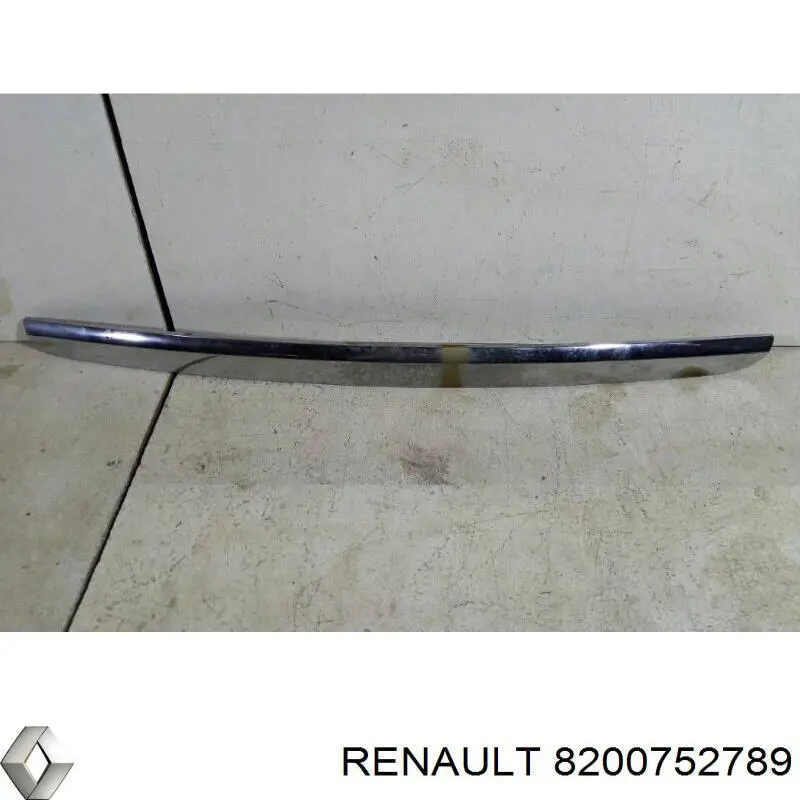 Купити 8200752789 Renault (RVI) Молдинг кришки багажника