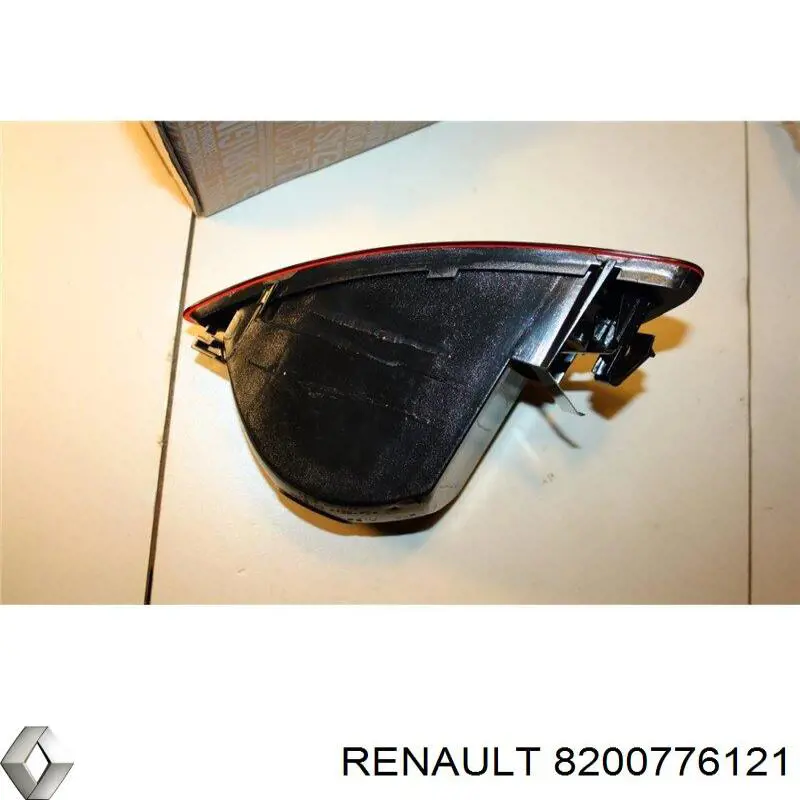 Протівотуманнка задня, права Renault (RVI) 8200776121 ціна, від 12.40 USD