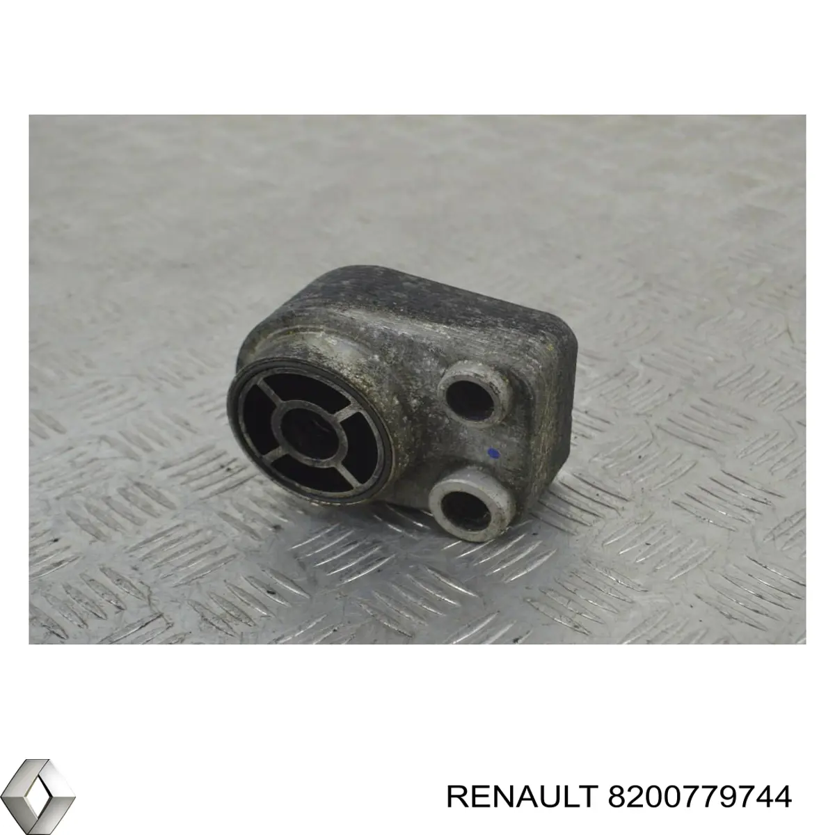 Радіатор масляний (холодильник), під фільтром Renault (RVI) 8200779744 ціна, від 19.00 USD