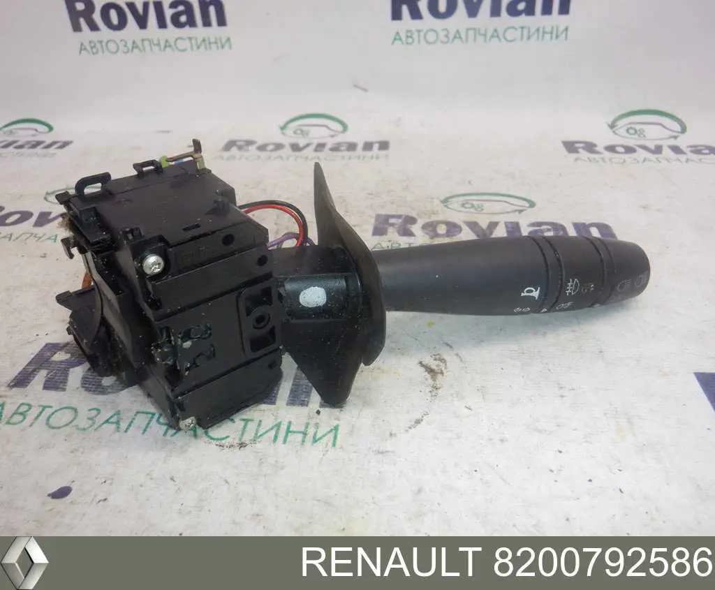 Перемикач підрульовий, лівий Renault (RVI) 8200792586 ціна, від 20.94 USD
