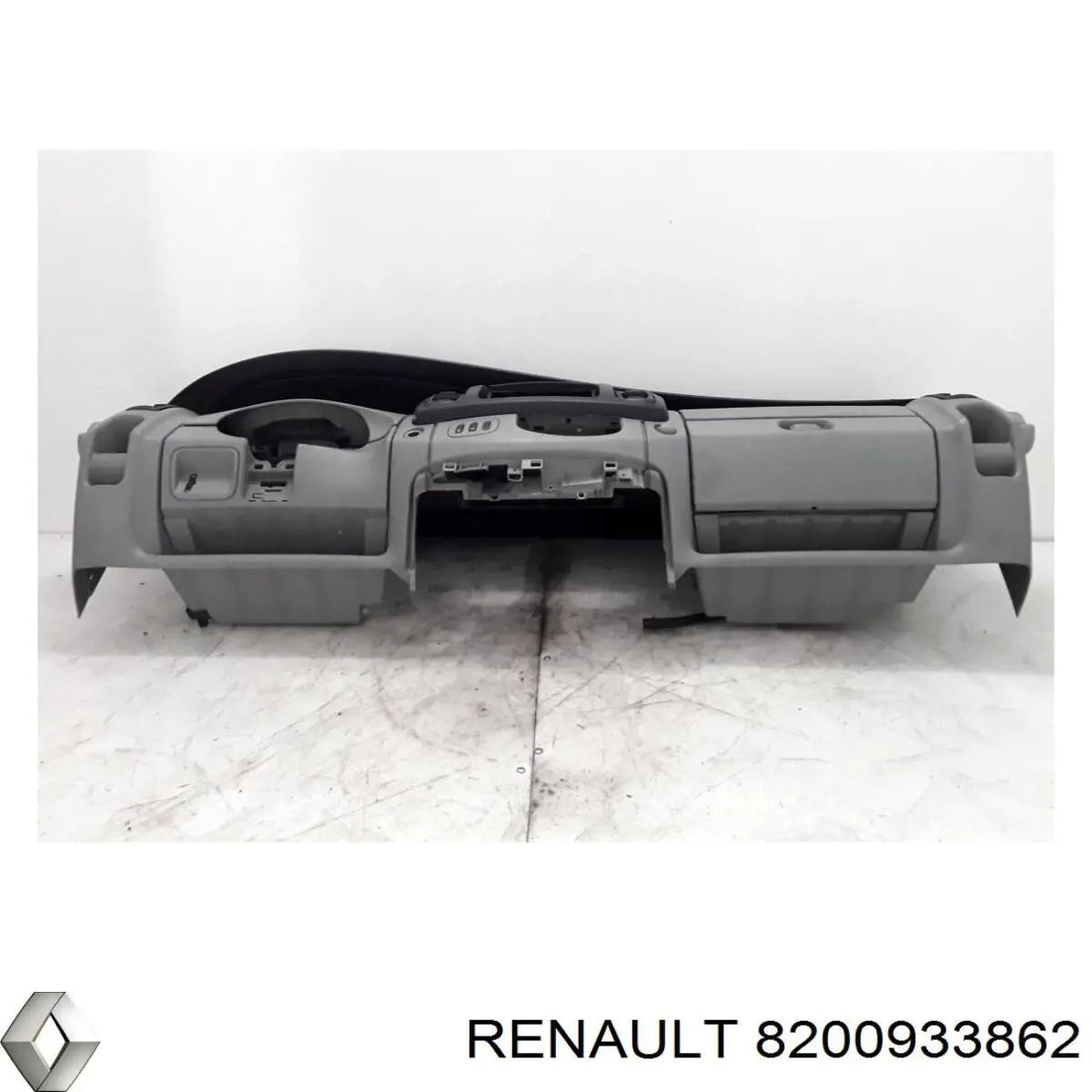Купити 8200933862 Renault (RVI) Приладова панель