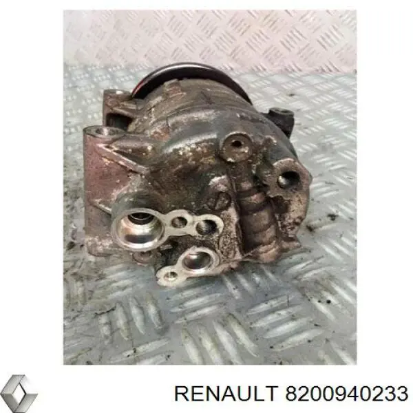 Компресор кондиціонера 8200940233 Renault (RVI)