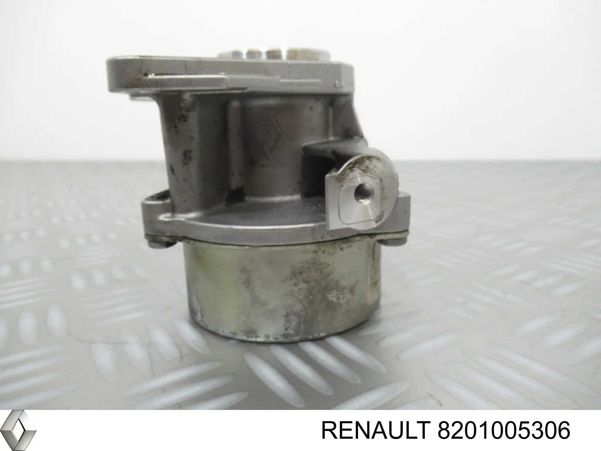 Насос вакуумний Renault (RVI) 8201005306
