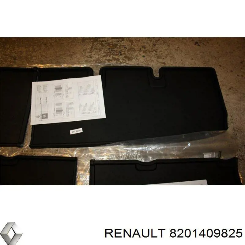 Купити 8201409825 Renault (RVI) Килимок третього ряду сидінь