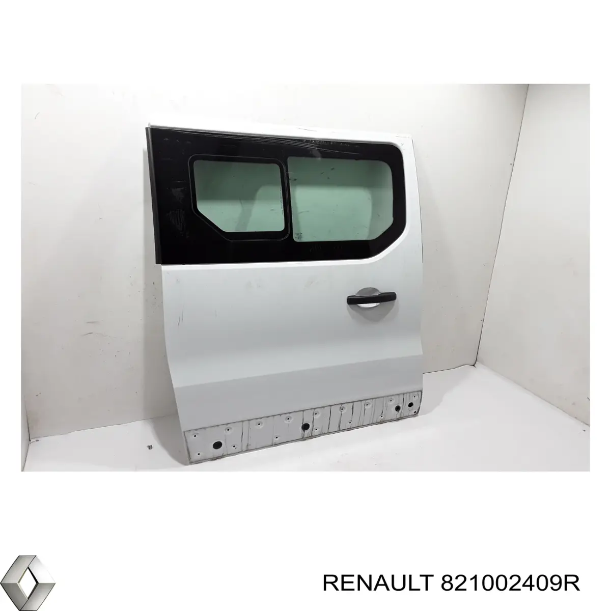 Двері бічні (зсувні), права Renault (RVI) 821002409R