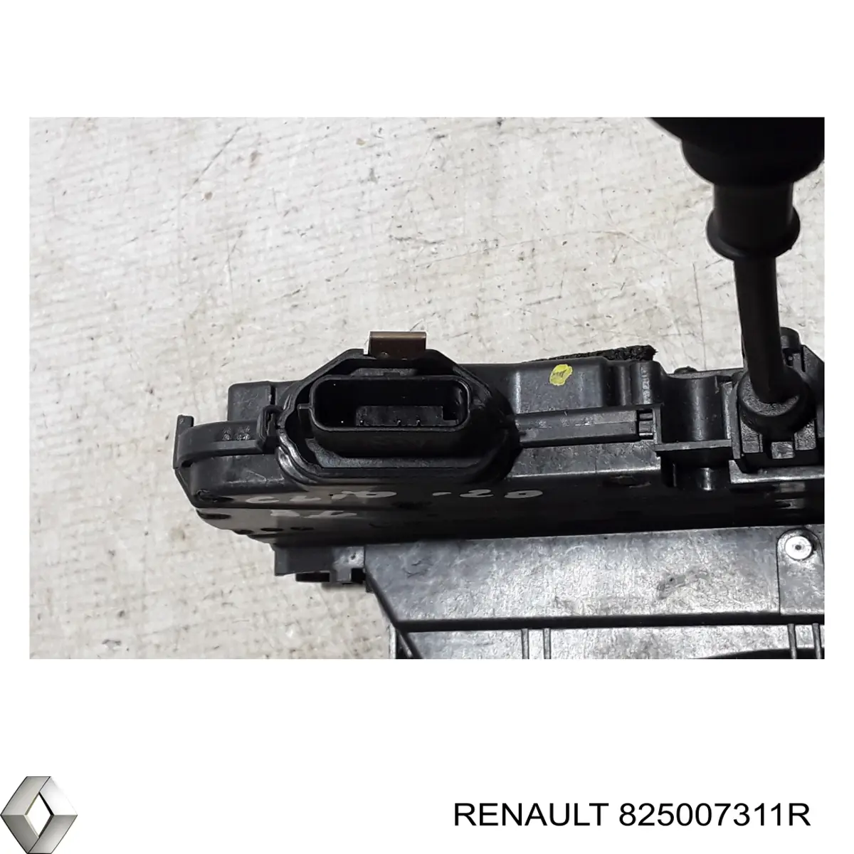 825007311R Renault (RVI) Замок задньої дверї, правої
