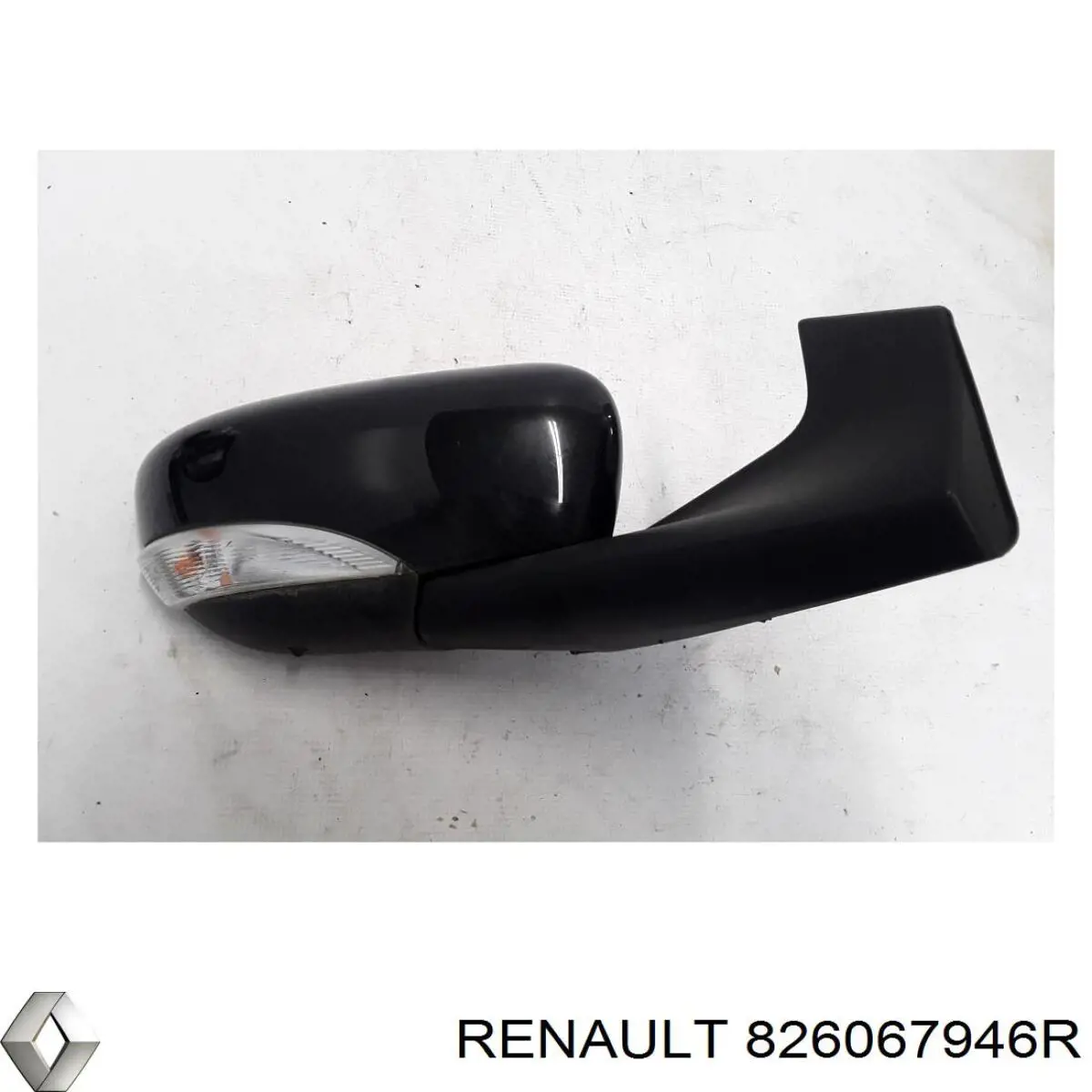 Ручка задньої двері зовнішня права 826067946R Renault (RVI)