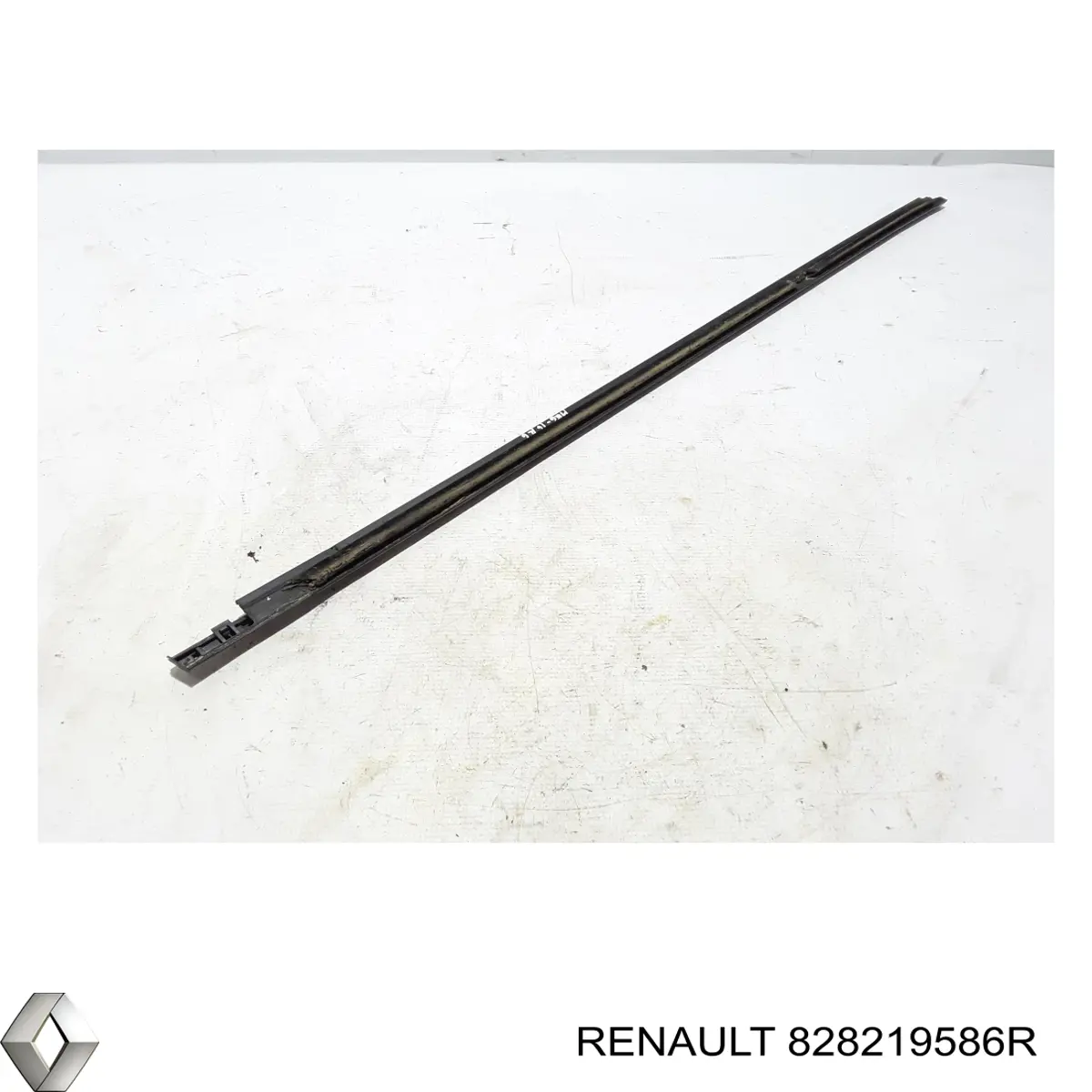 Купити 828219586R Renault (RVI) 