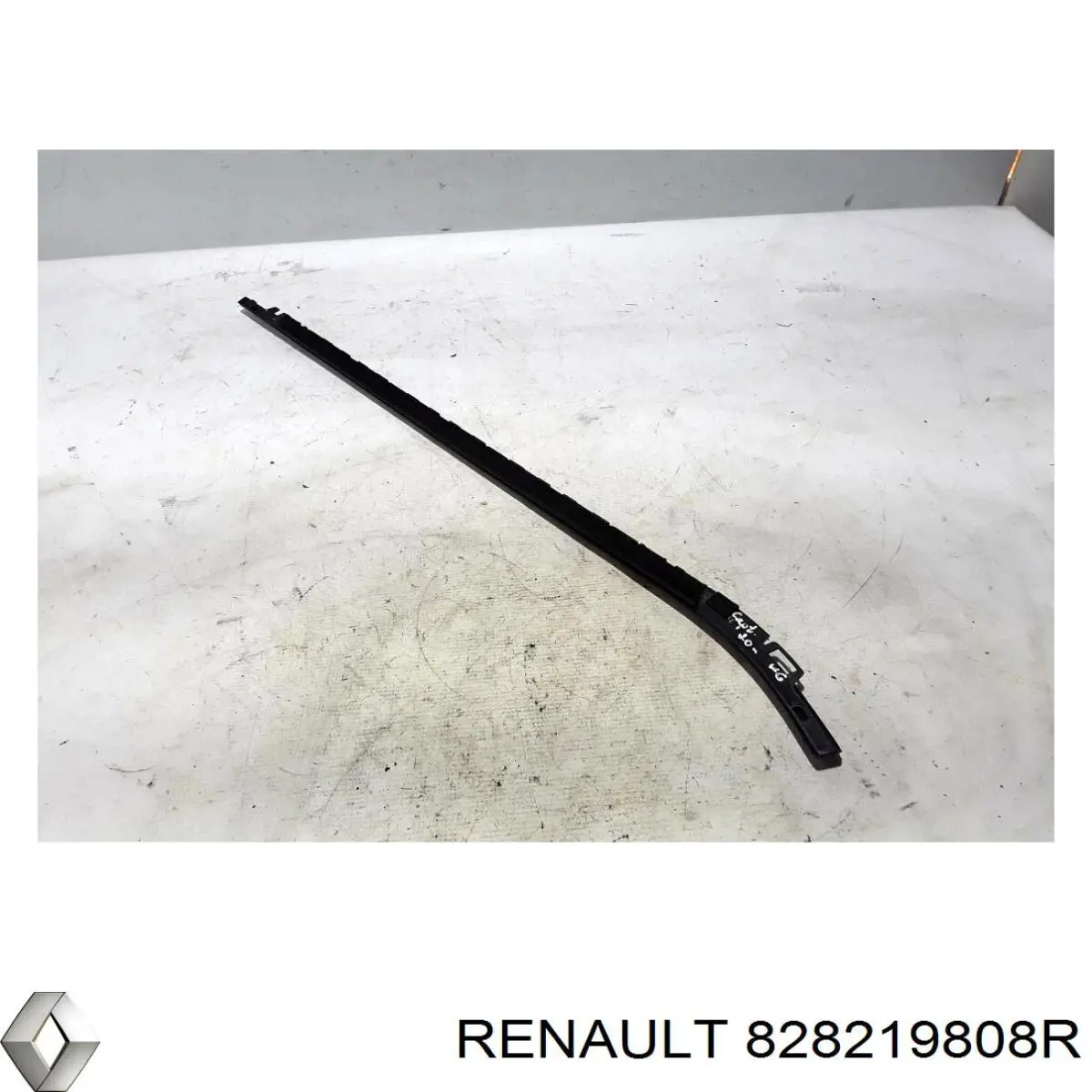 Купити 828219808R Renault (RVI) 