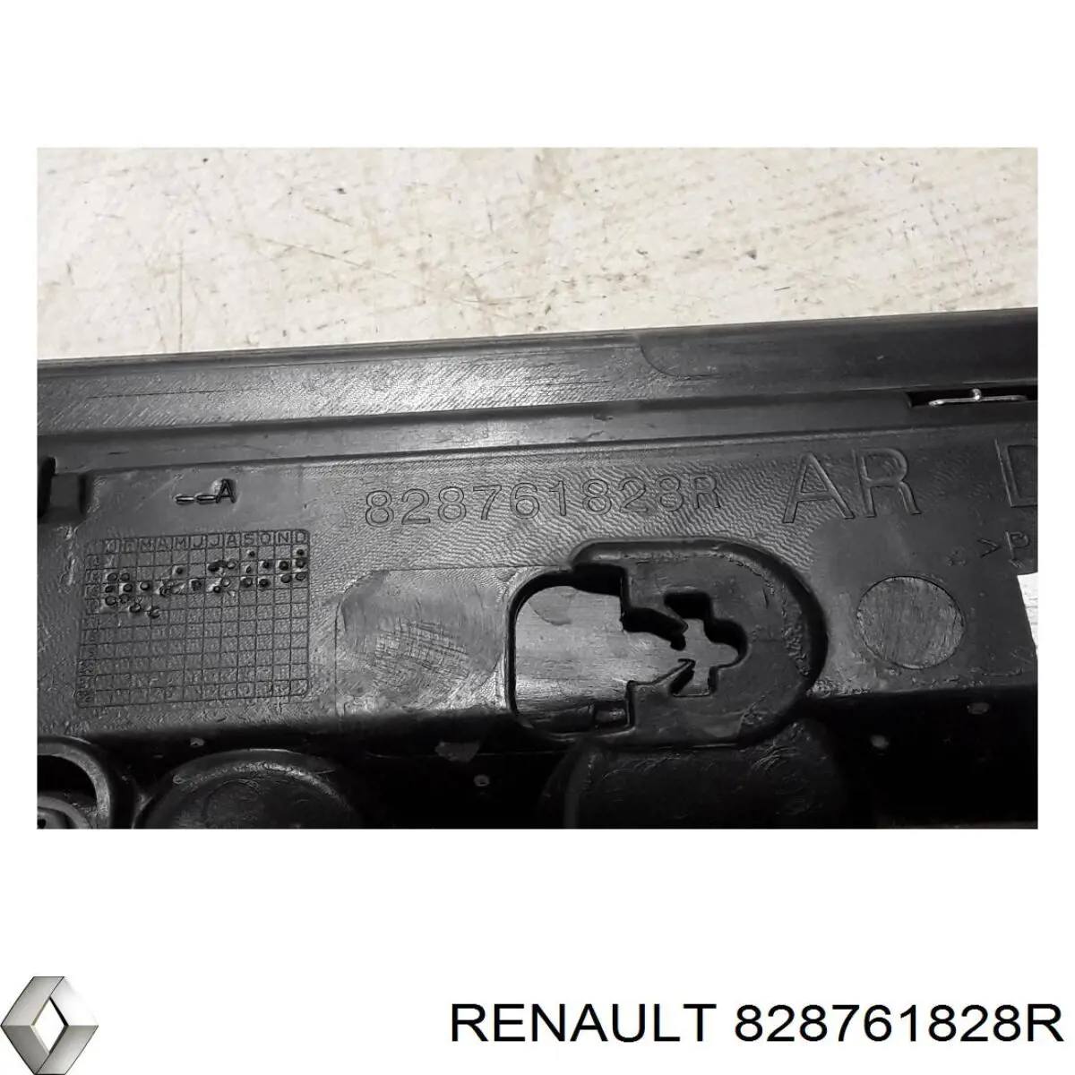 Купити 828761828R Renault (RVI) Молдинг задніх правих дверей, нижній