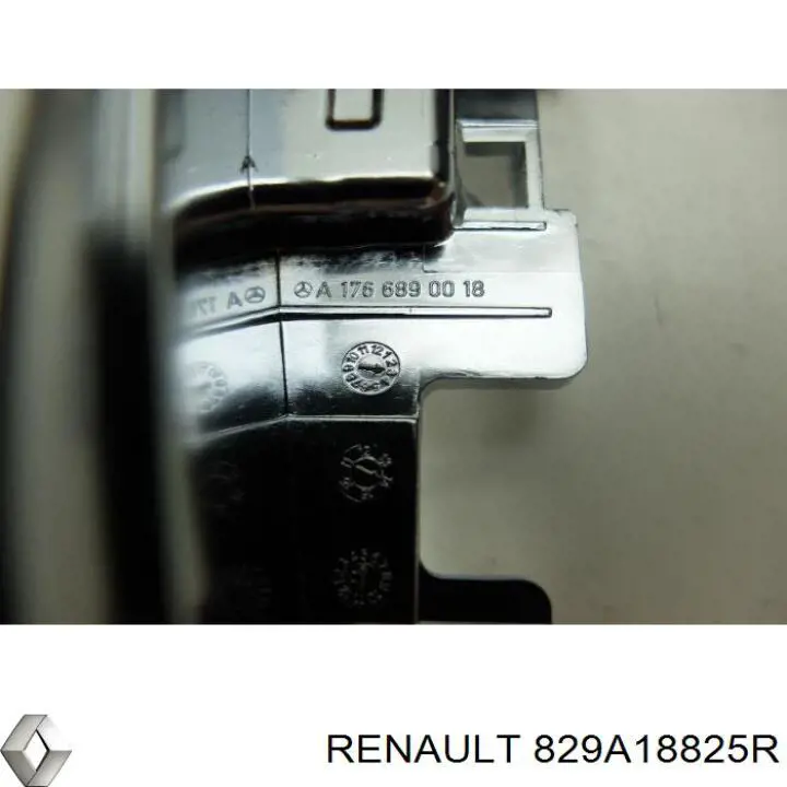 Карта двері задніх лівих Renault (RVI) 829A18825R ціна, від 25.34 USD