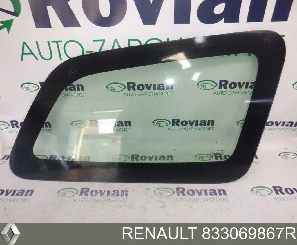 Скло кузова/багажного відсіку, праве Renault (RVI) 833069867R ціна, від 51.01 USD