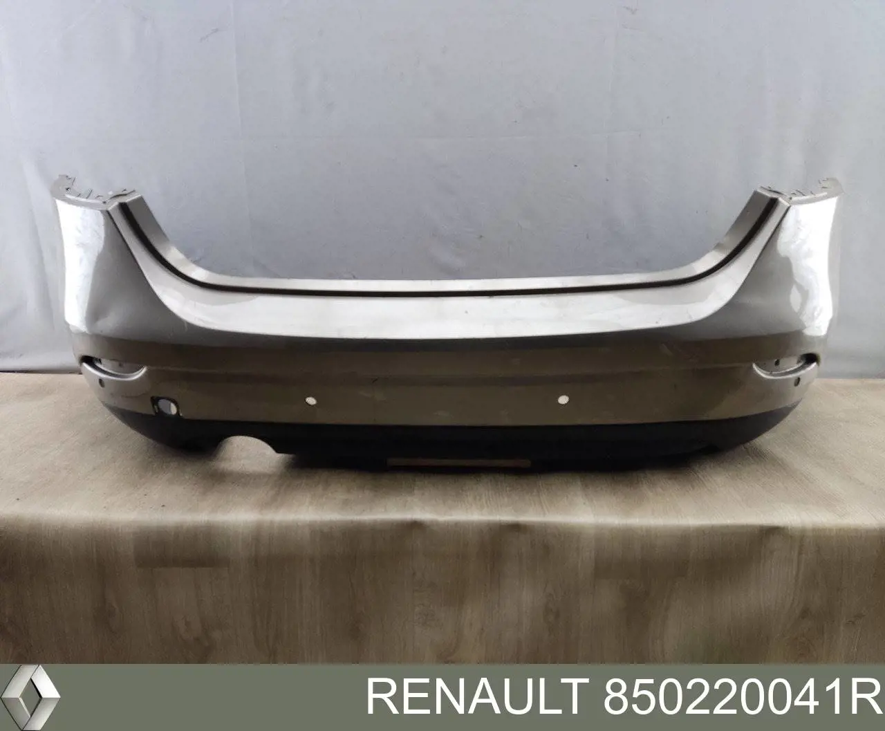 Кожух бампера заднього Renault (RVI) 850220041R ціна, від 77.05 USD