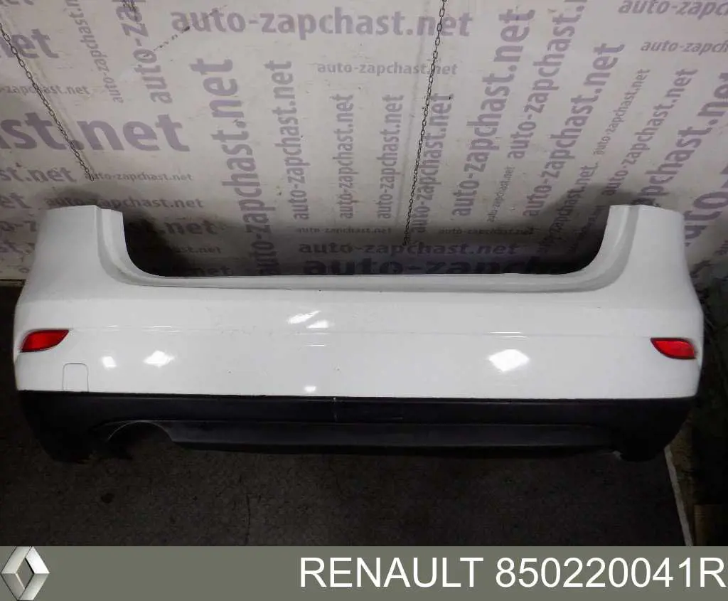 Купити 850220041R Renault (RVI) Задній бампер